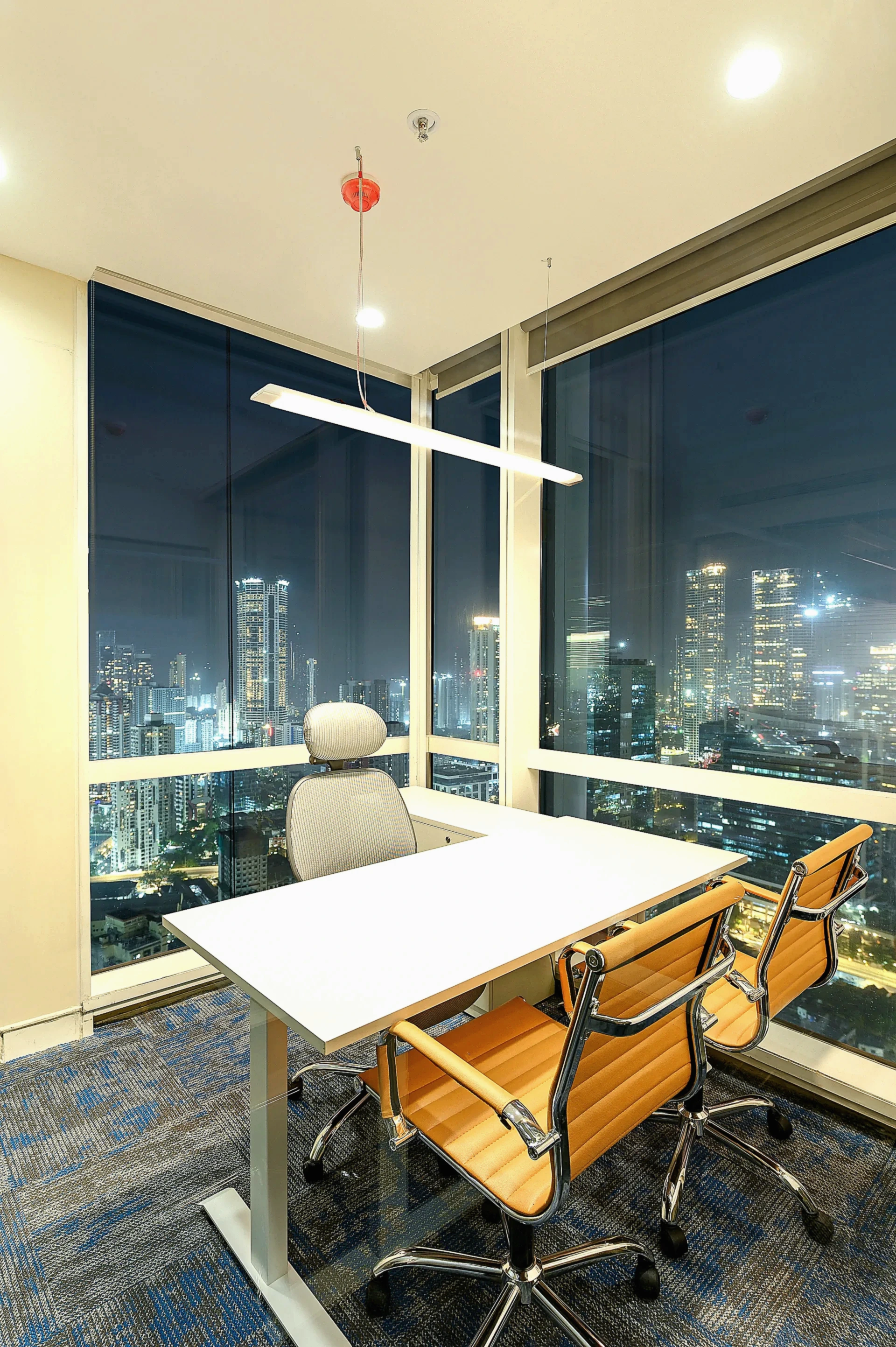 A delivered Vektor Spaces office at handover